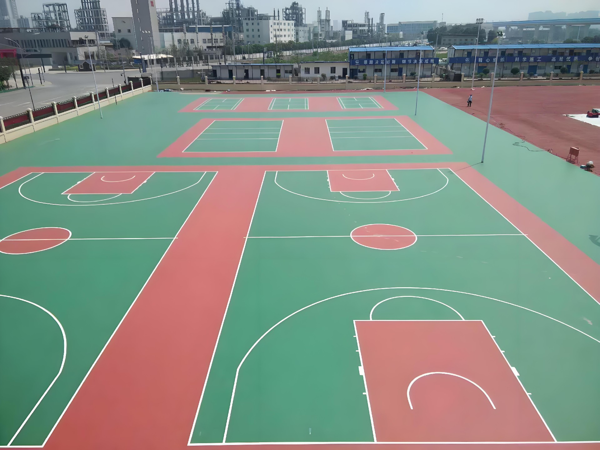 硅PU籃球場(chǎng)